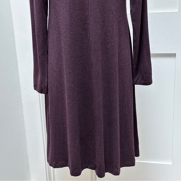 EILEEN FISHER High Back Long Sleeve V-Neck Knee Length Dress - Picture 6 of 10